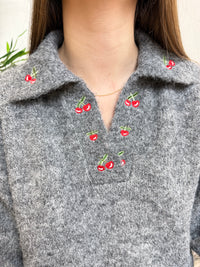 Pull à motifs cerises