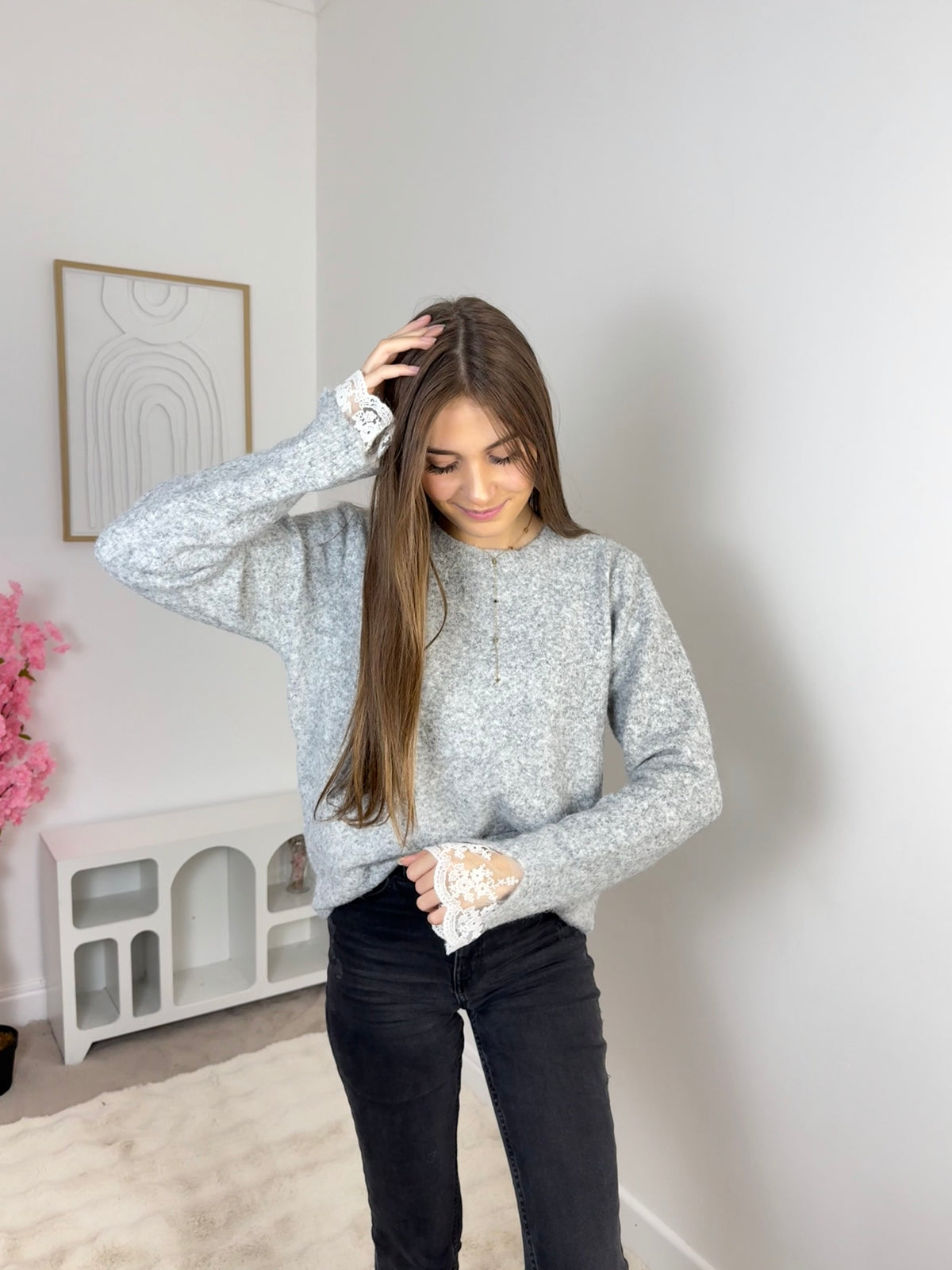 Pull avec manches en dentelles