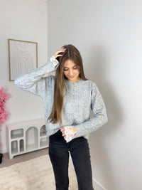 Pull avec manches en dentelles