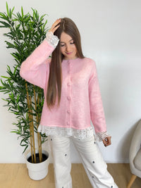 Pull rose en dentelle