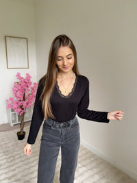 Top en dentelle noir 100% Coton