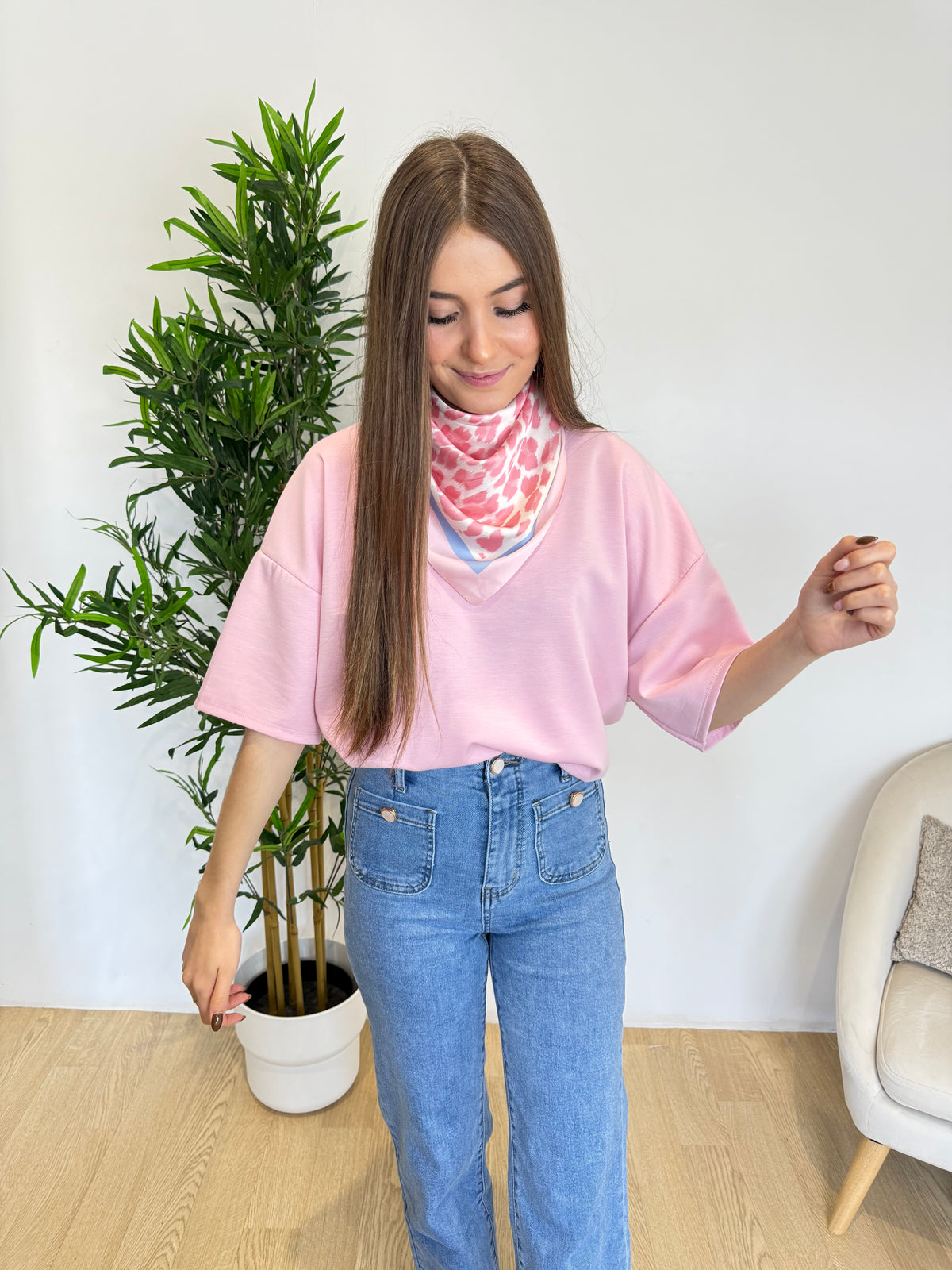 T-shirt avec foulard