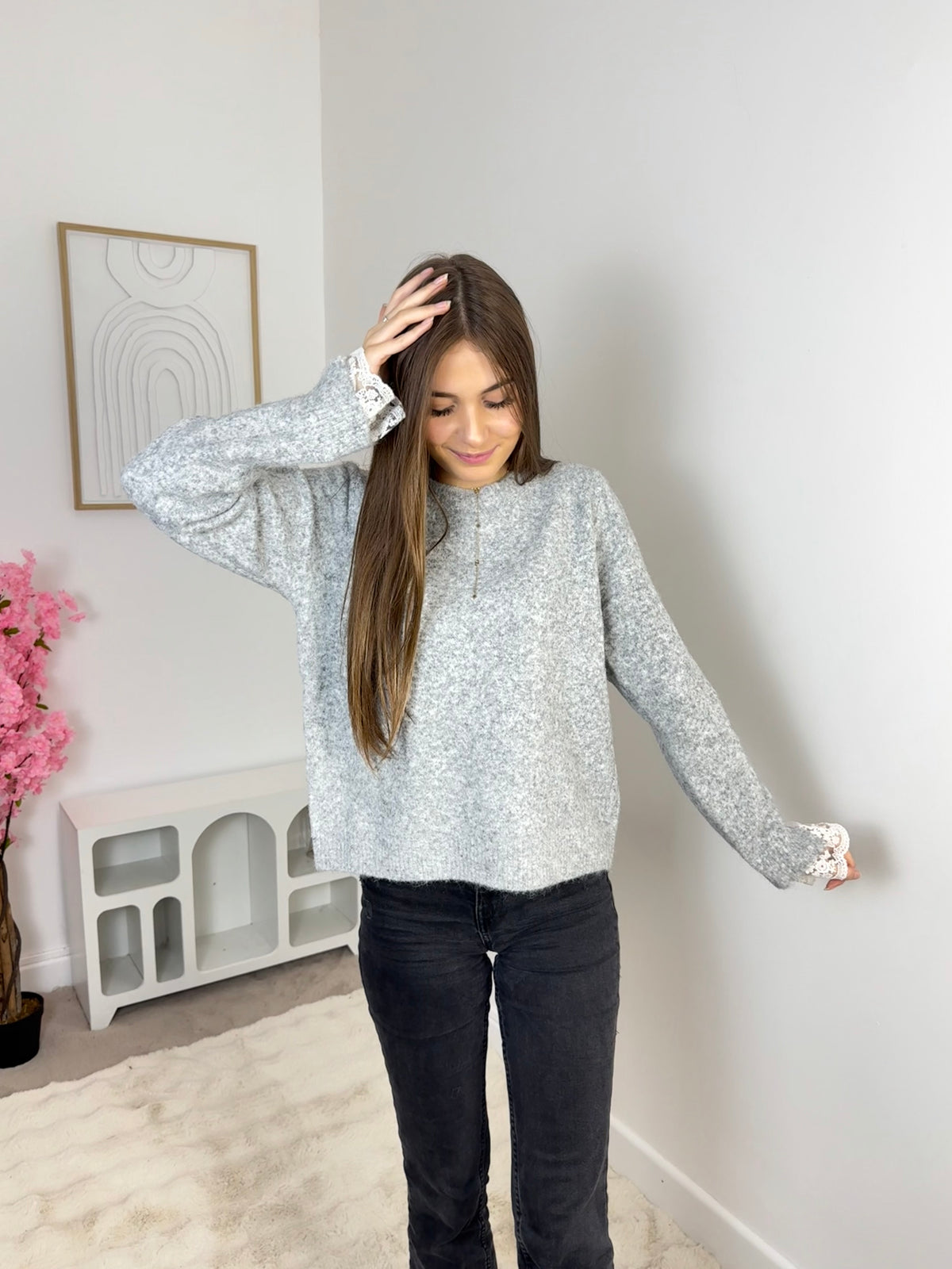 Pull avec manches en dentelles