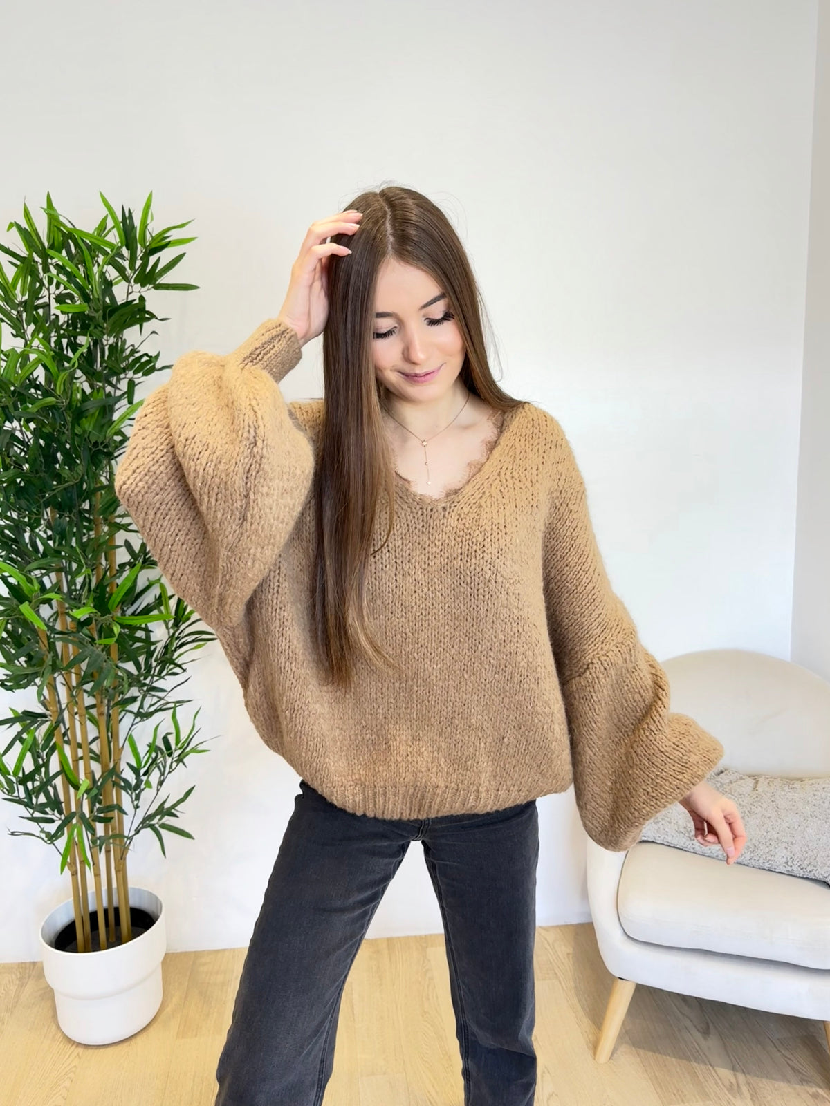 Pull en dentelle camel