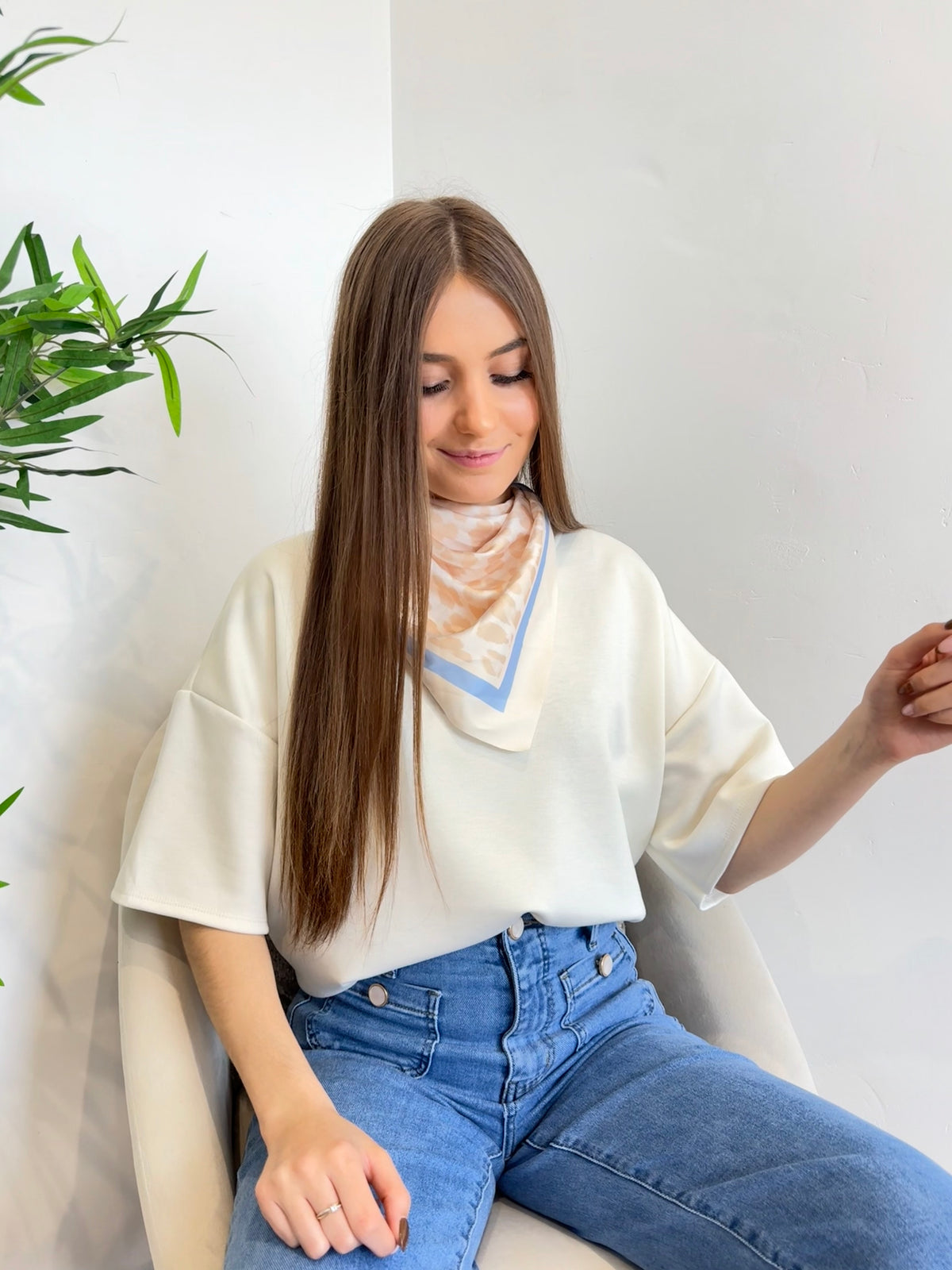 T-shirt avec foulard